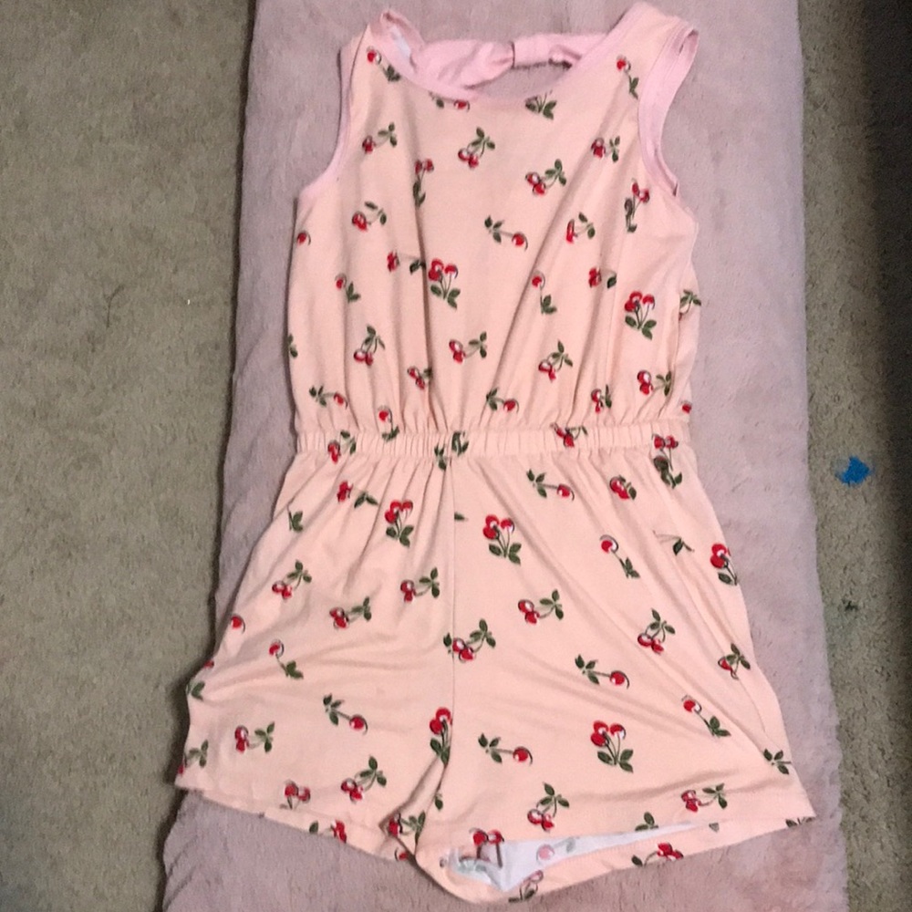 Cherry romper 🍒🌸 so cute! And super comfortable!